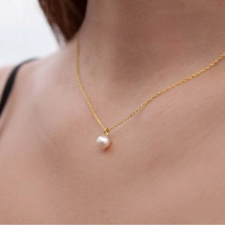 pearl backdrop necklace